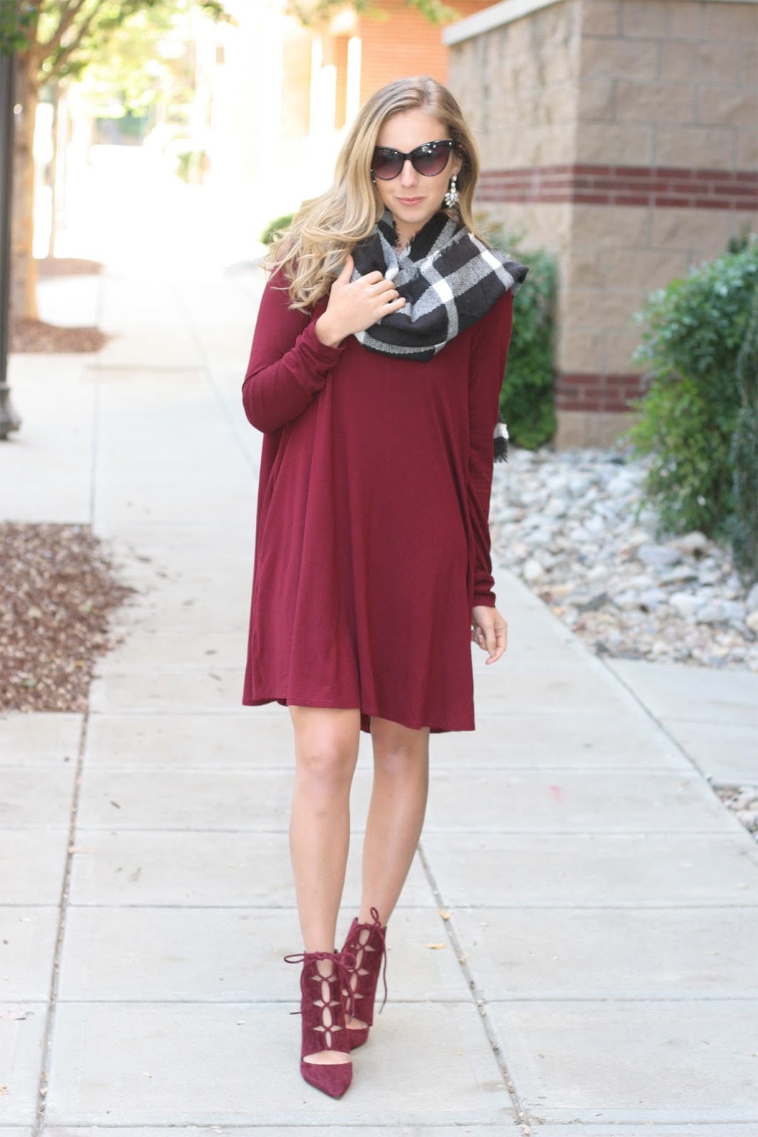 Black_and_white_blanket_scarf_and_cat_eye_sunglasses Black_and_white_blanket_scarf_and_cat_eye_sunglasses